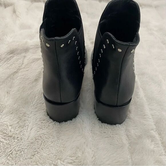 Steve Madden Cade Black Leather Ankle Boots Booties with Silver Studs Size 8.5 - Picture 9 of 15